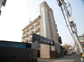 Goodstay Lanuit Hotel