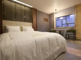 Hotel 7