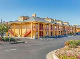 Quality Inn Bessemer I-20 exit 108