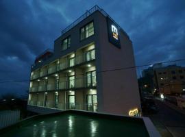 Momento Hotel, hotel in Seogwipo