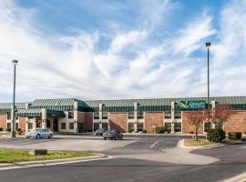 Quality Inn & Suites Shelbyville I-74, ξενοδοχείο σε Shelbyville