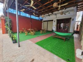 Road Riders Cambodia Guesthouse, pensionat i Siem Reap