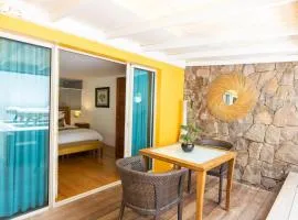 Charming bungalow in Saint Barthélemy with shared pool