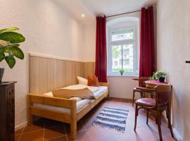 Gästezimmer I Einzelzimmer mit Gemeinschaftsbad und Gemeinschaftsküche Chemnitz, hotel in Chemnitz