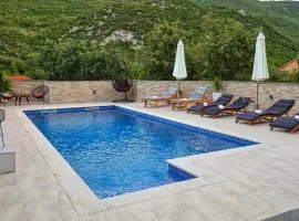 Awesome Home In Vrgorac With Wifi