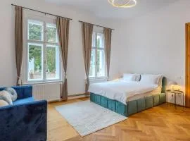 Katharina Gate Apartment by Kronstay