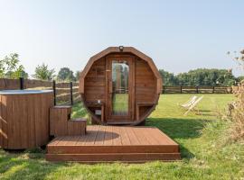 Domek Freedom with sauna, Sun & Snow, Hotel in Zastań