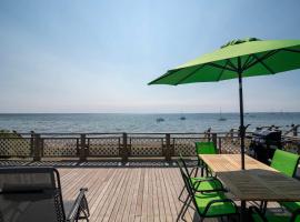Beachfront on Commercial St Dog Friendly, hotel in Provincetown