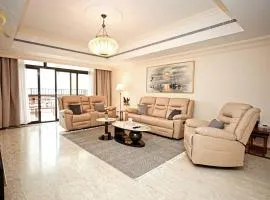 Serene 3BR Splendor Retreat at Corniche Beach