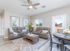 Comfy and Stylish 4 Bathrooms 26, hotel in Ridgecrest