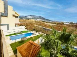 102 - Penthouse Apartment with Views and Pool!