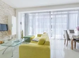 Penthouse with Side Sea View