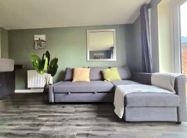 Luxury Family Retreat Near Alton Towers - Free Parking & Garden, hotel v destinaci Stoke-on-Trent