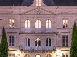 Château de Briançon, The Originals Relais, hotel u gradu Bauné