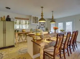 6 Mi to Lake Michigan Coloma Farmhouse