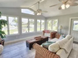 Maison de la Mer - Cape Coral Vacation Rental, Water front with direct access