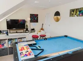 Abington Villa Sleeps 15 Games & Cinema Room