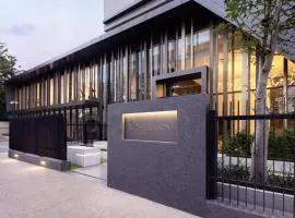 The Lennox Royal Suites Apartments