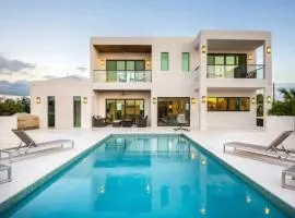 Villas private pool Long Bay Hills, Turks and Caicos Islands