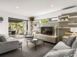 Convenient Urban Townhouse 2 carparks available