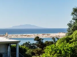 19th Hole Getaway - Mangawhai Holiday Home