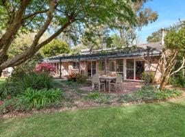 Elmwood - By Berry Getaways, hotel in Berry