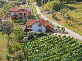 Rainbow Cottage In The Vineyards - Happy Rentals, hotel v destinaci Dragatuš