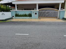 sharonhomestay, hotel in Seremban