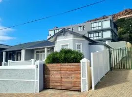 Point Village Accommodation - Uppercross 3