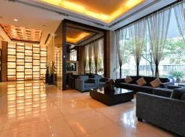 Hundred Centuries Hotel