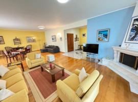 Sunny and Spacious Luxury House, hotel v destinaci Pyrgetós