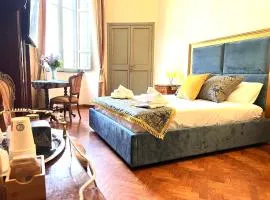Veronica Suite