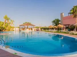 Greice Homes-Luxury 2 bed en-suite south facing & Golf view