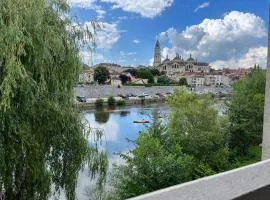 Balcon sur la rivière