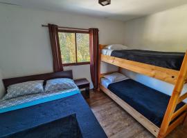 Habitación n°4 | Hostal La Casona Pucón, hostel σε Pucon