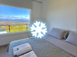 Balcón Austral beautiful apartment with incredible views of the mountains and the city, hotel u gradu 'Ushuaia'