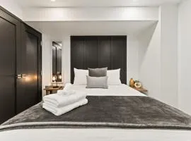 Luxury 3 level, 3 Bedroom 171-10 Condos