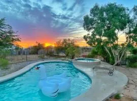 Lazy H Bar Desert Outpost Ranch House with Pool and Hot Tub