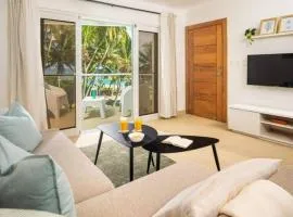 Direct View and Access to Beach!