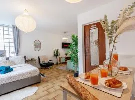 Charmant et Grand studio 34m2, Paris Disneyland 20min, Aéroport CDG, Parc Asterix, Gare de Chelles Gournay