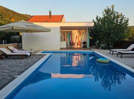 VILLA Amara, heated pool with salt water, Blagaj, hotel v destinaci Do