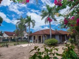 Ununio Beach Holiday Home