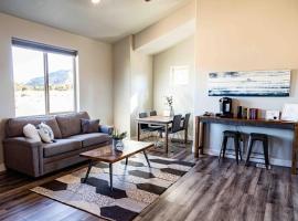 Daybreak Mountain Home Studio East Zion, Ferienwohnung in Orderville