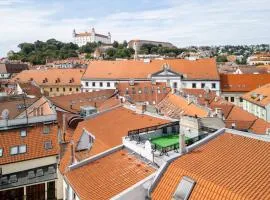 PrimaXArya - maisonette right on the main square with breath taking 360 views of Bratislava