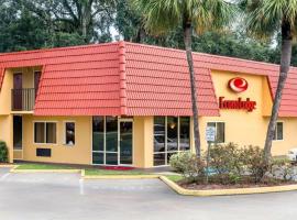 Econo Lodge Live Oak, hotel v destinaci Live Oak