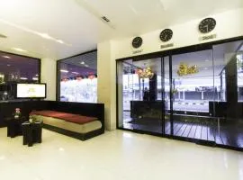 The Ratchathani Hotel