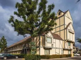 Lemon Heights Inn