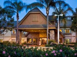 Folk Inn Ontario Airport, hotel em Racimo