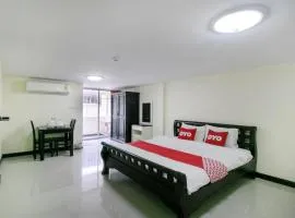 OYO 75390 Sunee Place Hotel