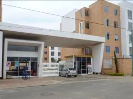 Amplio Apartamento Parqueadero y Piscina Cerca al CC Gran Plaza